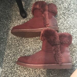 Maroon short boots
